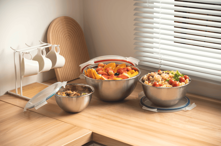 Genicook 3-Piece Stainless Steel Nesting Mixing Bowl Set with Snap-On Lids & Carry Handle