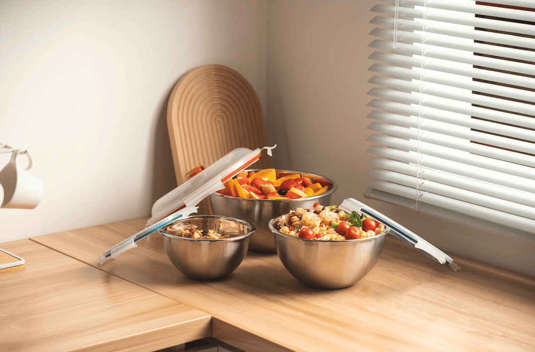 Genicook 3-Piece Stainless Steel Nesting Mixing Bowl Set with Snap-On Lids & Carry Handle